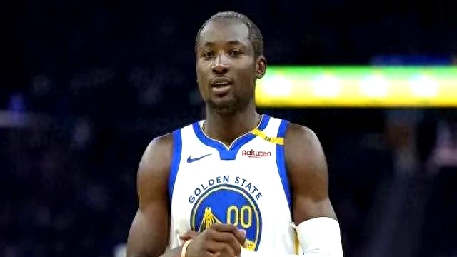 AYX体育赛事-勇士大将因伤退出比赛，球队战力受到考验的简单介绍