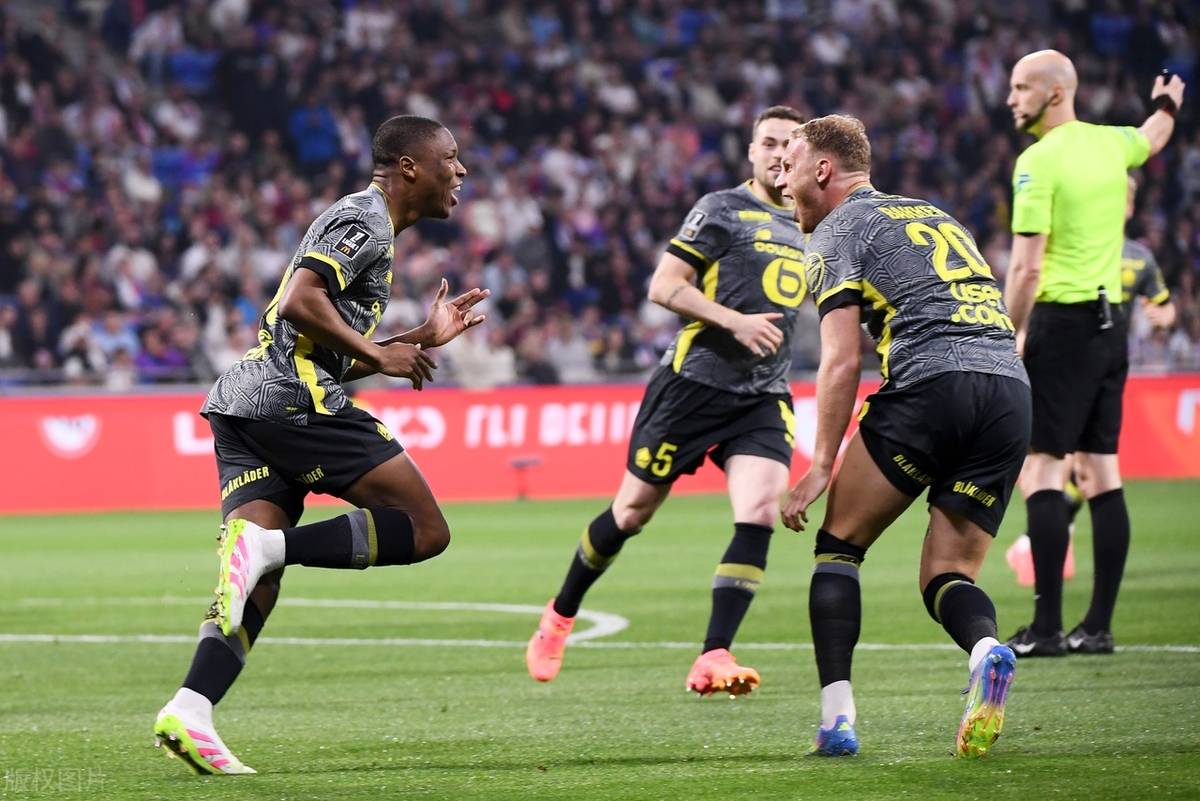 里昂客场取胜，法甲联赛前四位置稳固