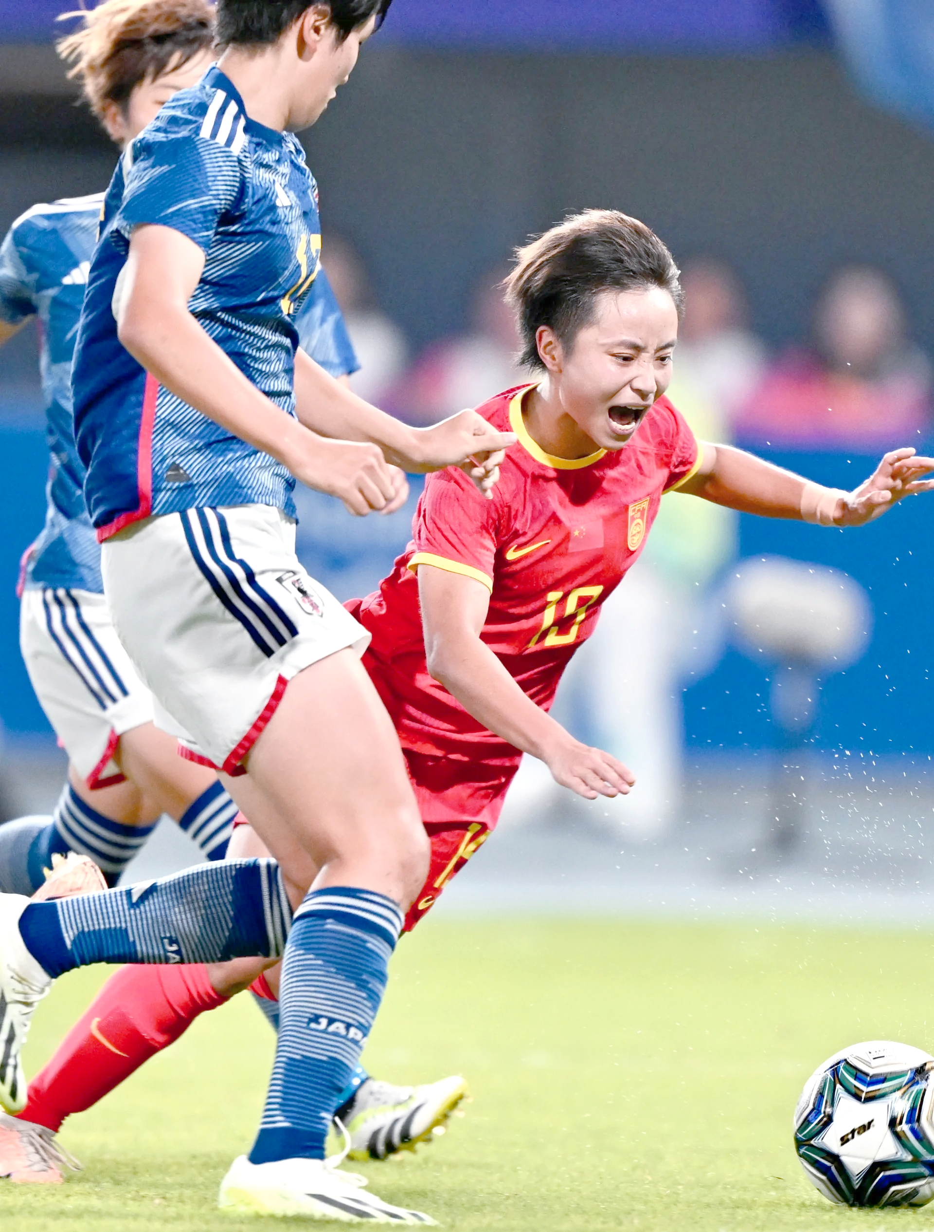 爱游戏在线-中国女足选手荣获最佳射手奖