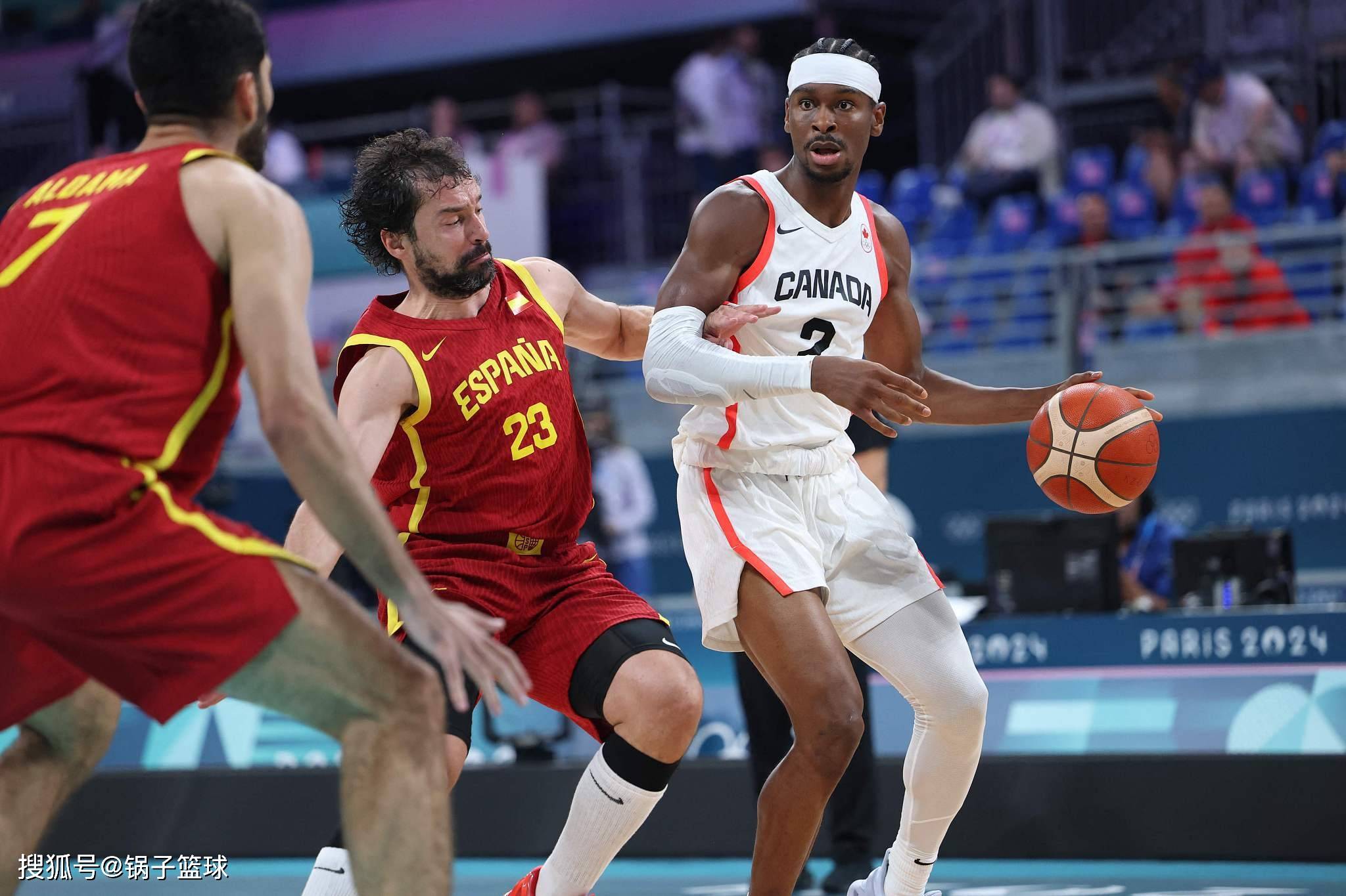 篮球比赛的火爆场面让人目不转睛的简单介绍