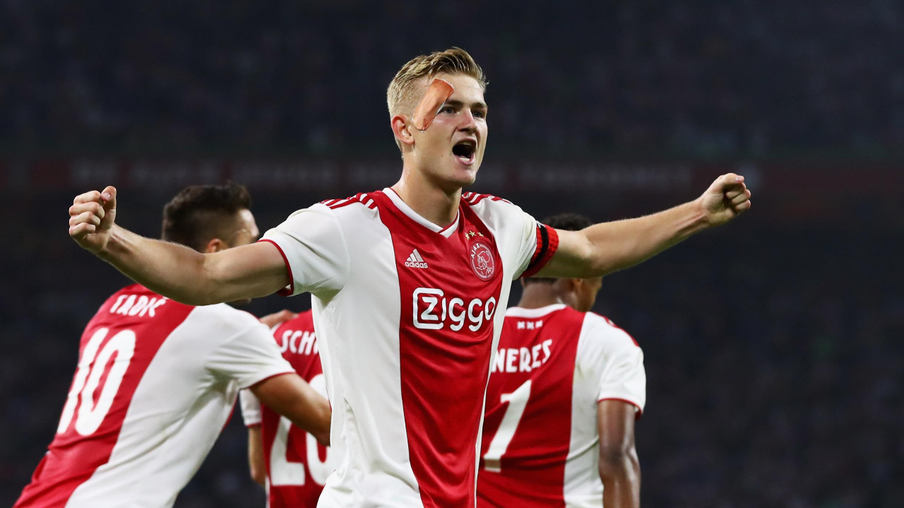 爱游戏娱乐-阿贾克斯新赛季表现不俗，成为强队中的一员