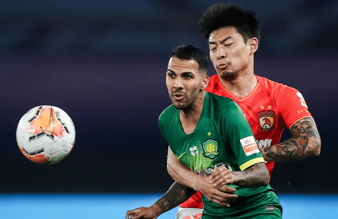 爱游戏体育-包含小牛危机四伏，生死一战球队必须全力以赴的词条