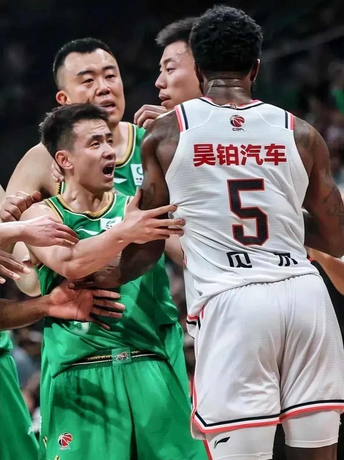 爱游戏下载-快船逆转吉林队，张镇麟关键制胜的简单介绍