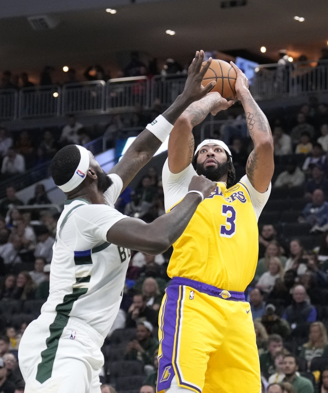 爱游戏在线-关于湖人B队完胜雄鹿B队，浓眉惊艳世界的信息