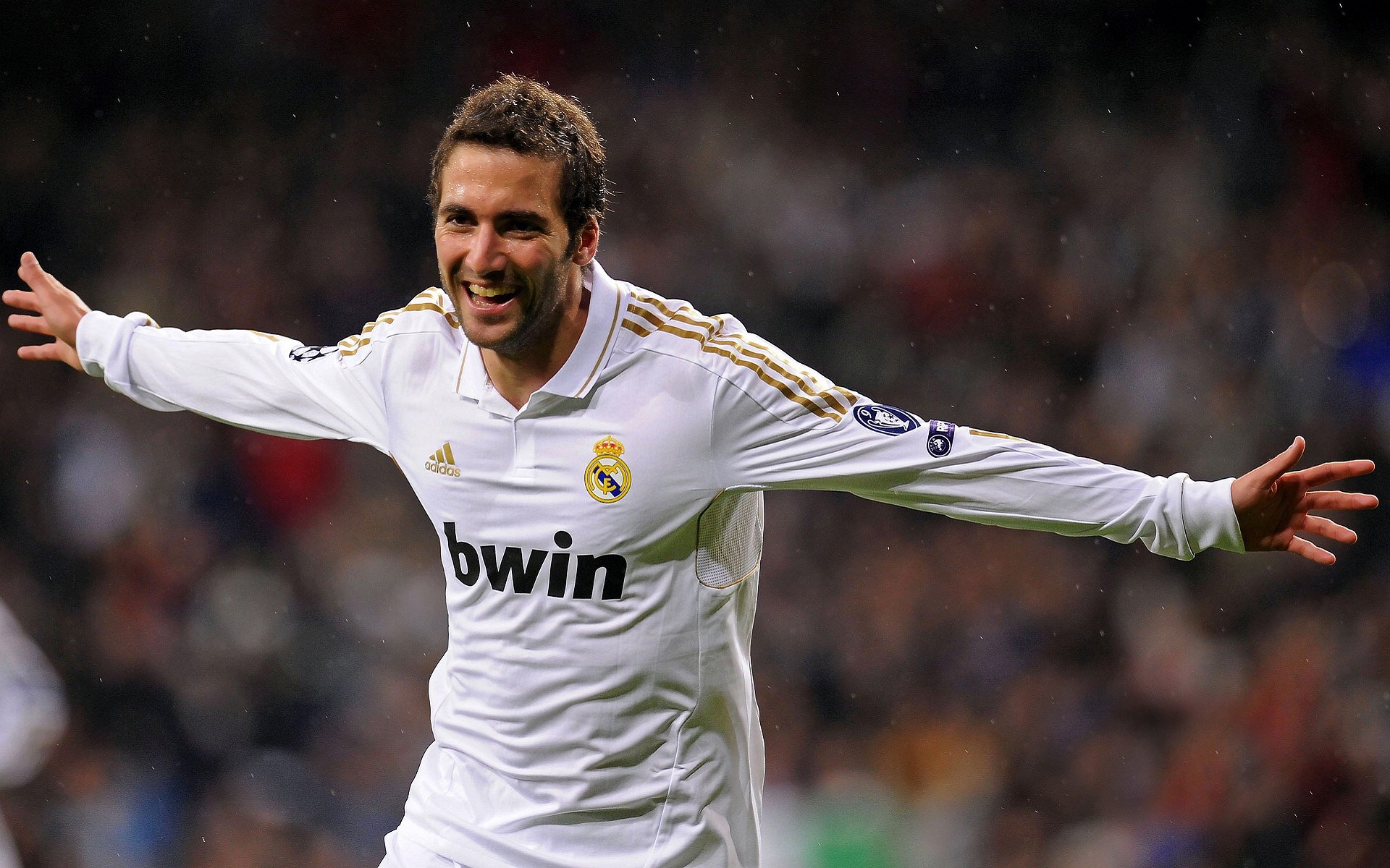 AYX体育赛事-西甲德比烽烟再起，克罗亚元素如何制霸那不勒斯？